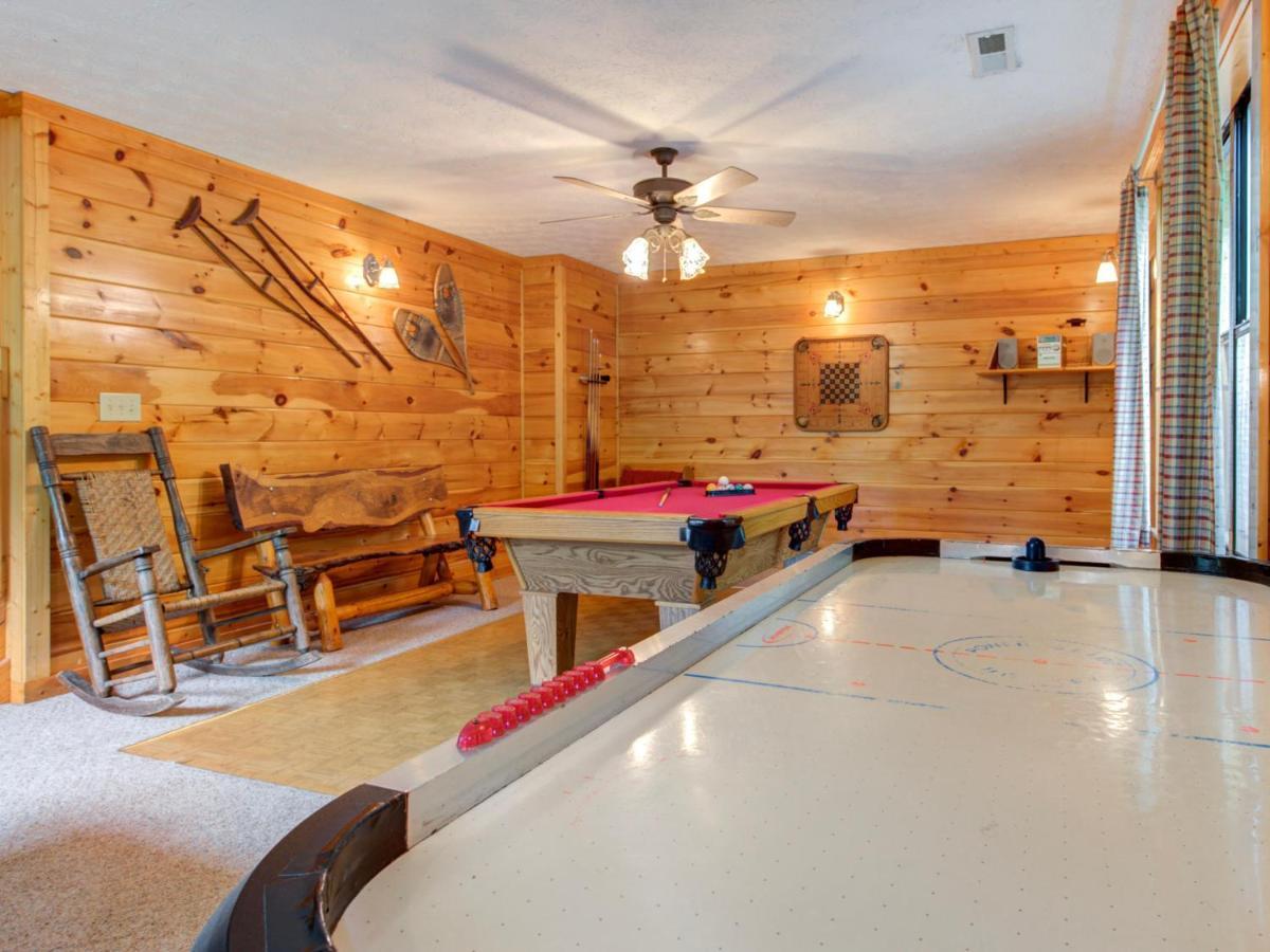 جاتلينبرج Great Expectations, 3 Bedrooms, Fireplace, Pool Table, Hot Tub, Sleeps 10 المظهر الخارجي الصورة