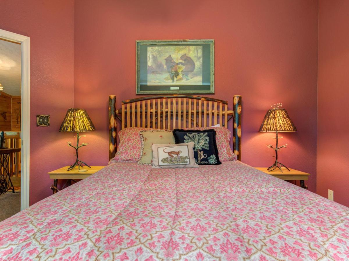 جاتلينبرج Great Expectations, 3 Bedrooms, Fireplace, Pool Table, Hot Tub, Sleeps 10 المظهر الخارجي الصورة